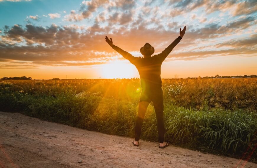 Harnessing the Power of Gratitude: Practices to Enhance Your Manifestation Journey